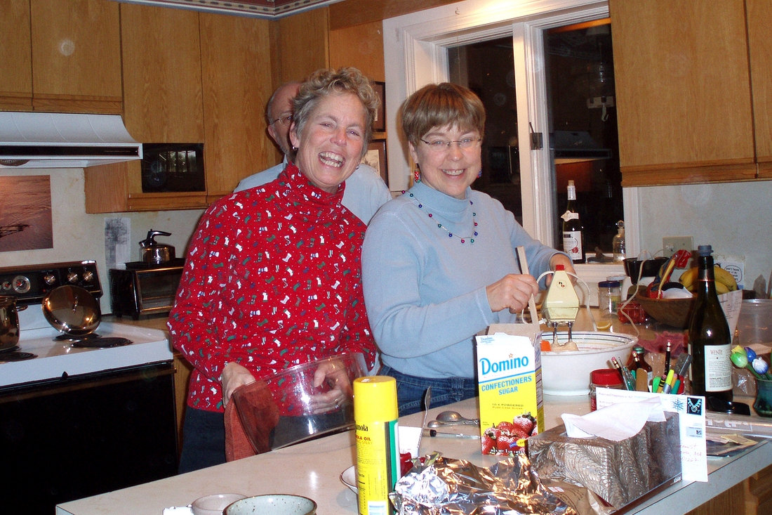 2007-12-24 1 Christy and Karen making Pecan Butterballs, Williamstown (Kelly's photo).jpg