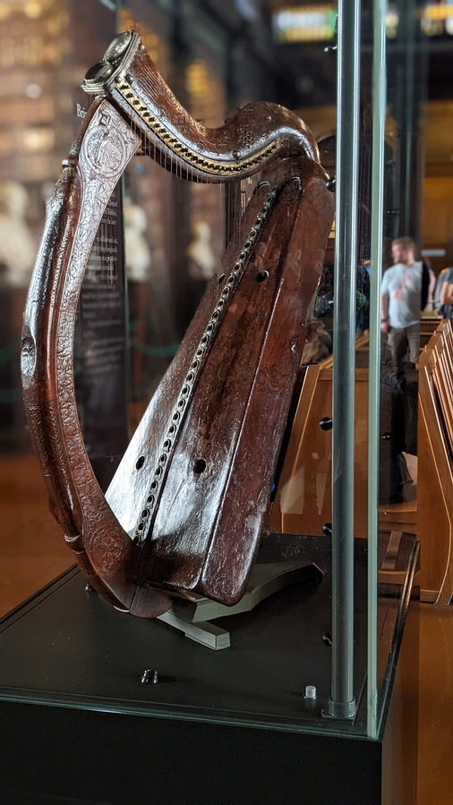 2022-05-30 167 Brian Boru Harp, The Long Room, Trinity College, Dublin.jpg