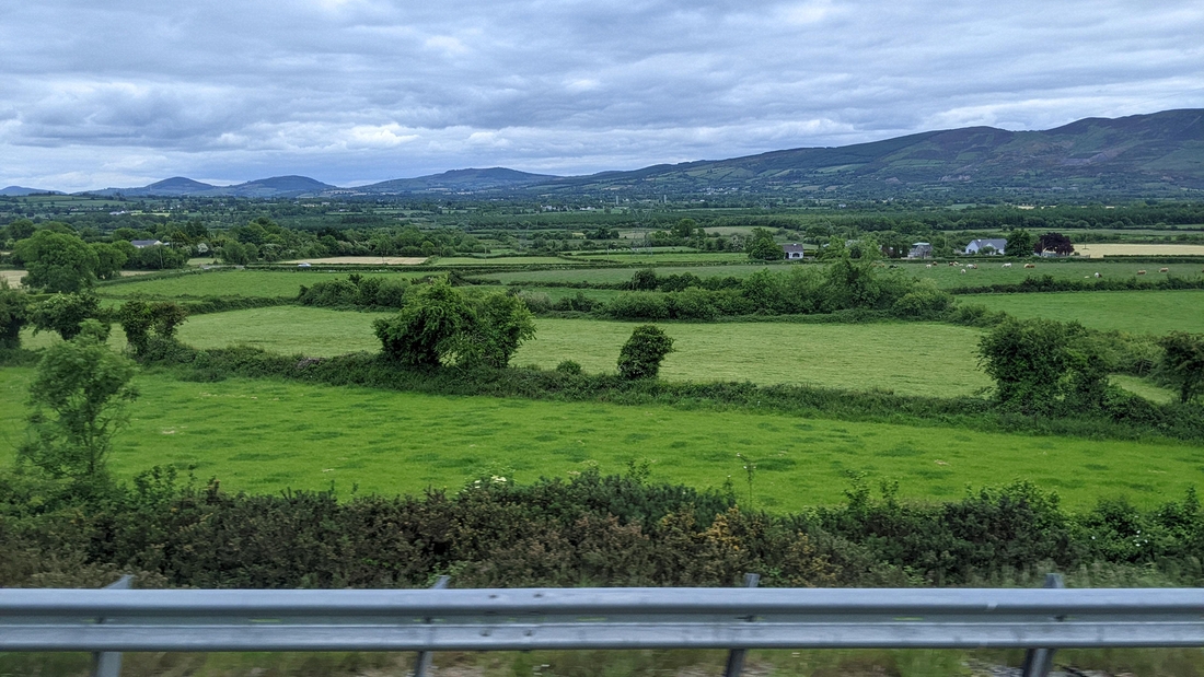 2022-05-31 030 Bus to Bunratty.jpg