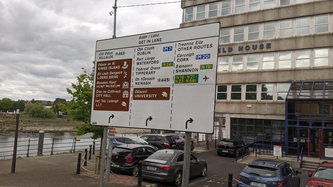 2022-05-31 060 Bus to Bunratty.jpg