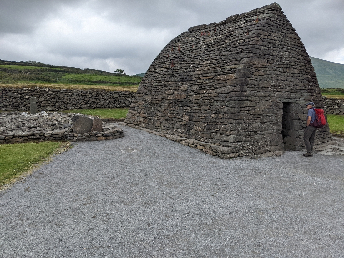 2022-06-05 243 Gallorus Oratory, Dingle Peninsula.jpg