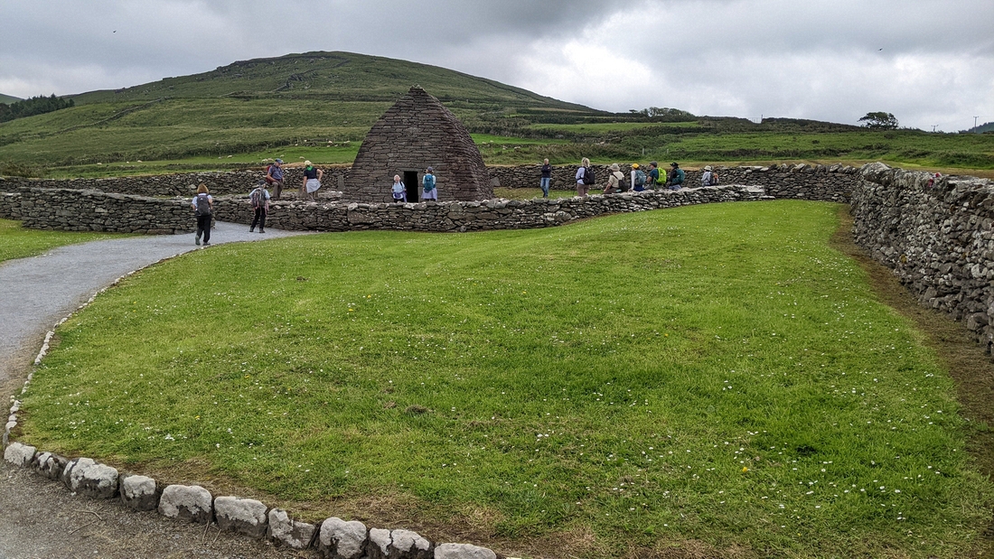 2022-06-05 249 Gallorus Oratory, Dingle Peninsula.jpg