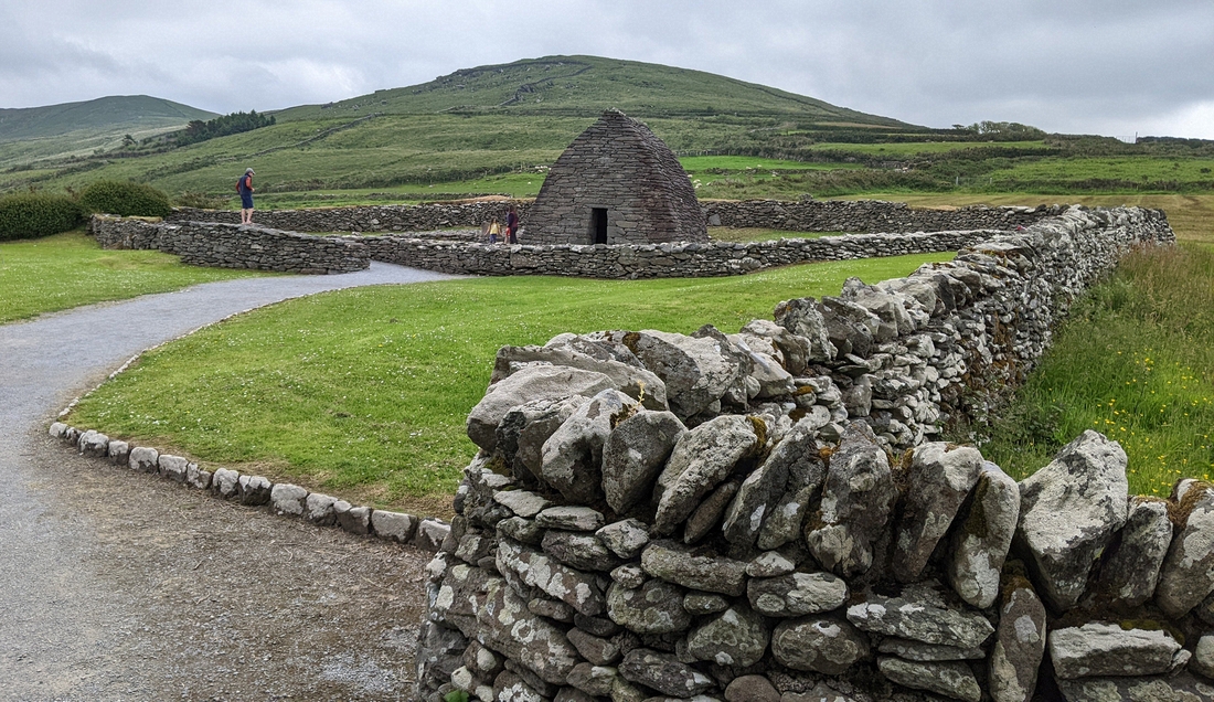 2022-06-05 270 Gallorus Oratory, Dingle Peninsula.jpg