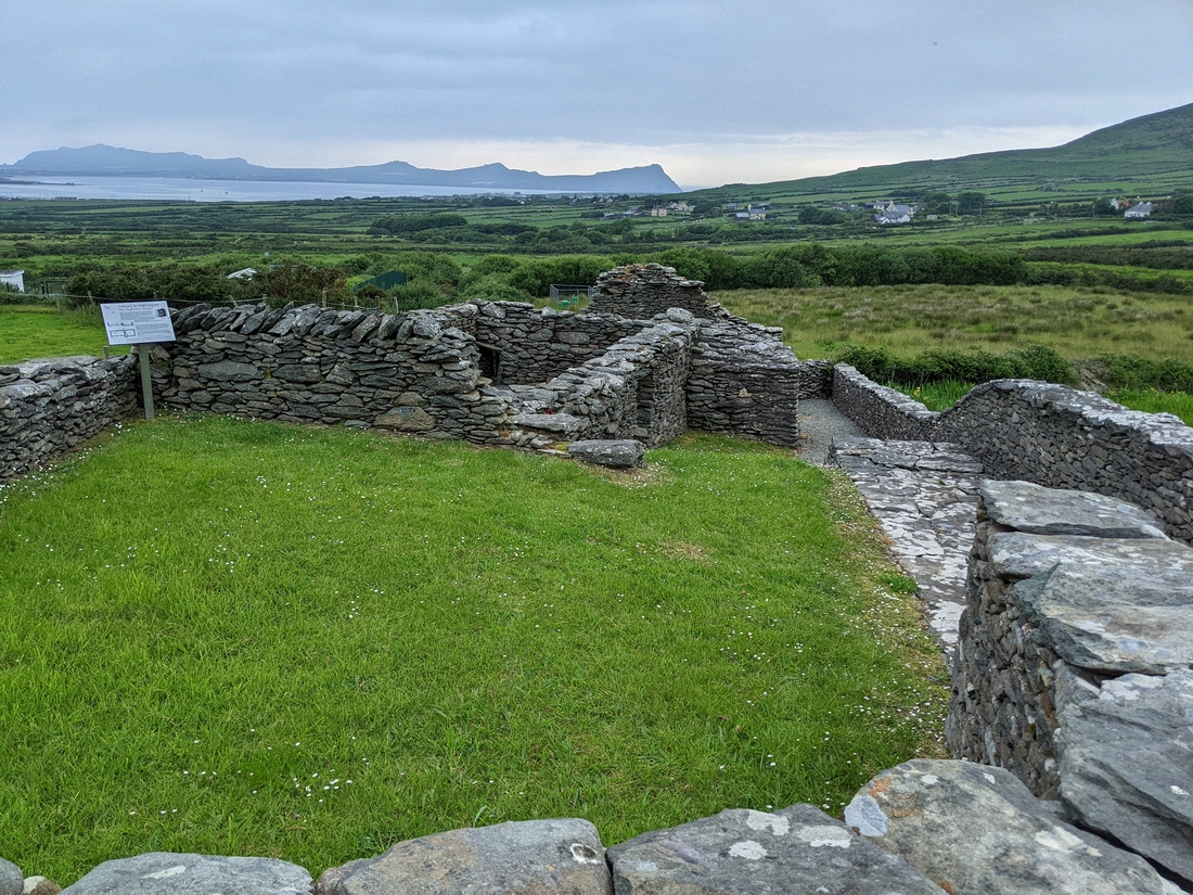 2022-06-05 318 Chancellor's House, Cosan na Naomh, Dingle Peninsula.jpg