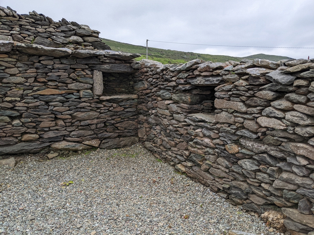 2022-06-05 322 Chancellor's House, Cosan na Naomh, Dingle Peninsula.jpg