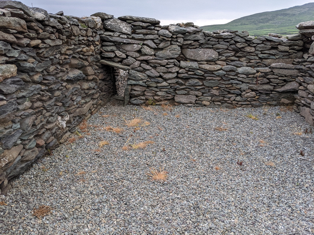 2022-06-05 323 Chancellor's House, Cosan na Naomh, Dingle Peninsula.jpg