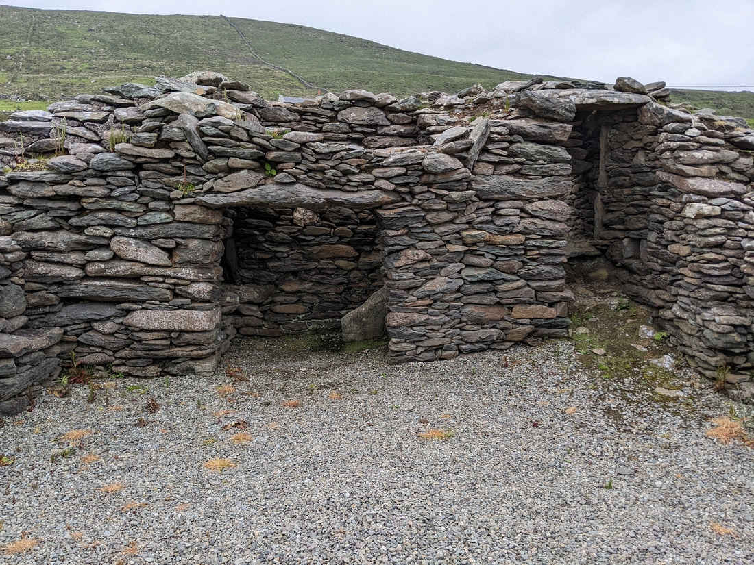 2022-06-05 326 Chancellor's House, Cosan na Naomh, Dingle Peninsula.jpg