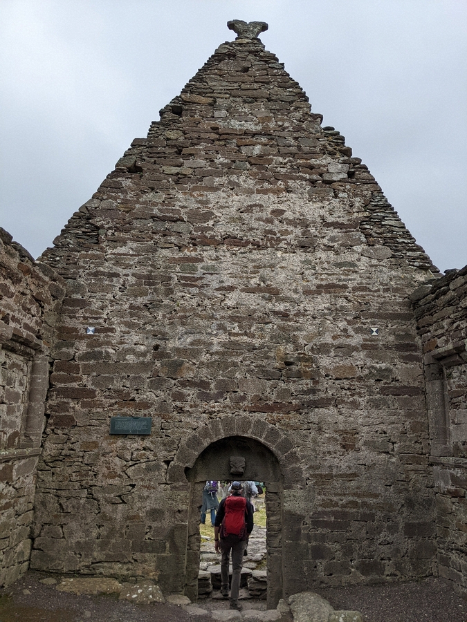 2022-06-05 353 Kilmalkedar Church, Cosan na Naomh, Dingle Peninsula.jpg
