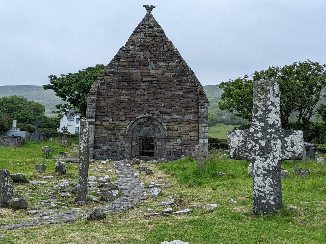 2022-06-05 360 Kilmalkedar Church, Cosan na Naomh, Dingle Peninsula.jpg