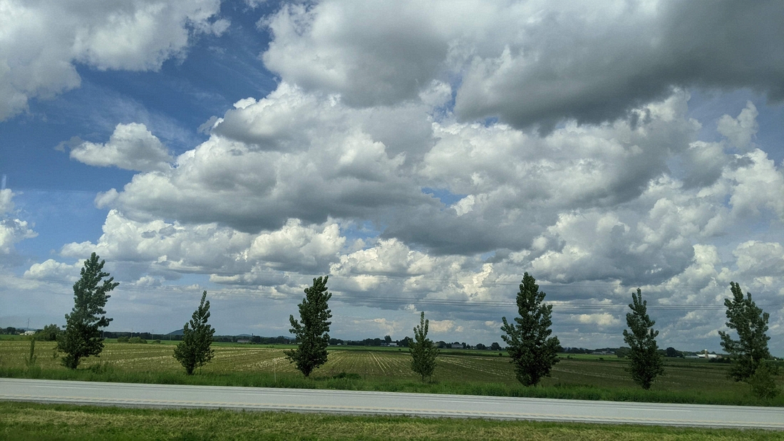 2022-06-11 22 Bus from Montreal to Boston.jpg