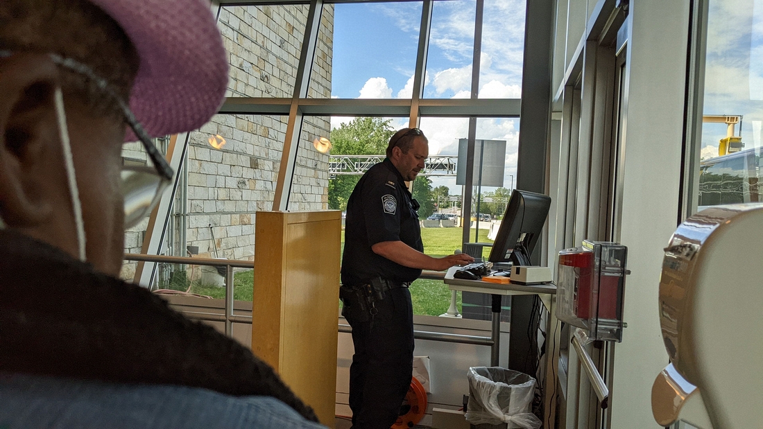 2022-06-11 37 US Customs, Bus from Montreal to Boston.jpg