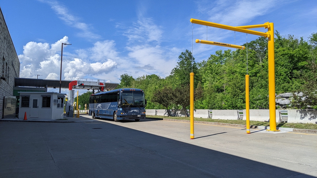 2022-06-11 38 US Customs, Bus from Montreal to Boston.jpg
