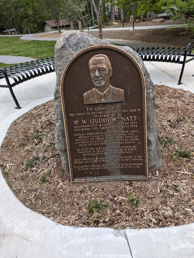 2023-04-21 02 Wildfires Memorial Park, up the hill from Sidney James, Gatlinburg TN.jpg