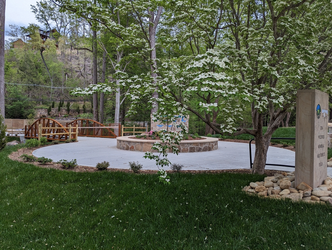 2023-04-21 08 Wildfires Memorial Park, up the hill from Sidney James, Gatlinburg TN.jpg