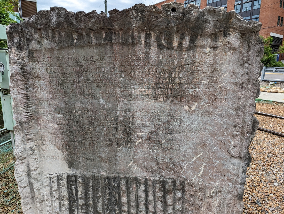 2023-04-23 54 Tennessee River walk, Knoxville TN.jpg