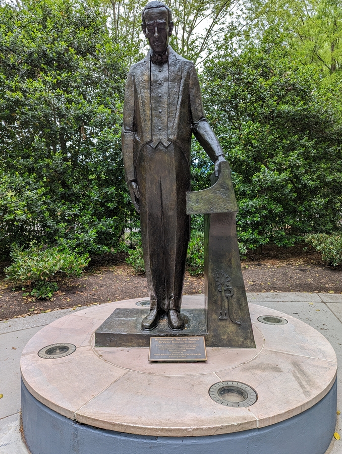2023-04-23 60 1982 World's Fair Park, Knoxville TN.jpg