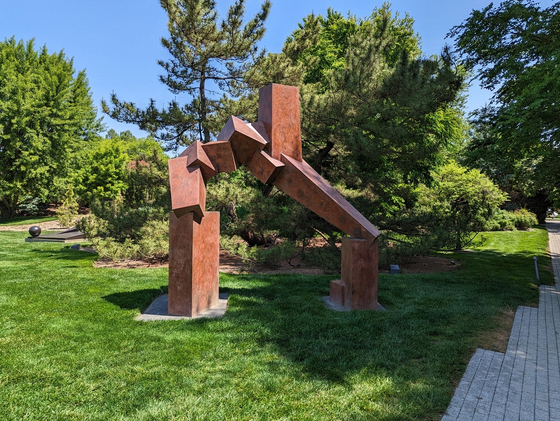 2023-05-10 162 Arpeggio III (2005), Bruce Beasley; Grounds for Sculpture, Hamilton NJ.jpg