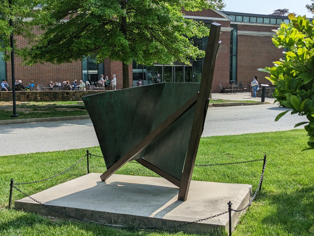 2023-05-11 s639 Sioux (1990), Robert Gray Murray; Delaware Museum of Art.jpg