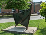 2023-05-11 s639 Sioux (1990), Robert Gray Murray; Delaware Museum of Art.jpg